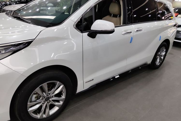 Used Toyota Sienna 2021 2.5L Hybrid Ultimate Edition
