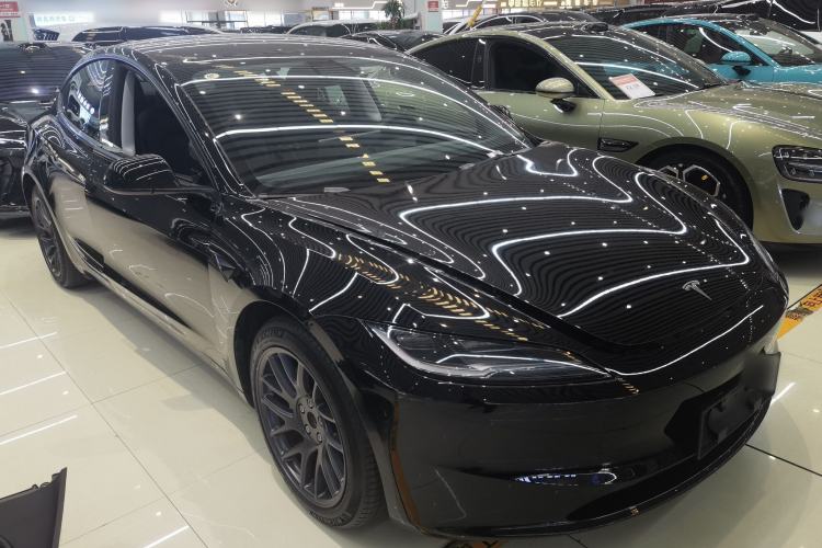 Used Tesla Model 3 2023 Long-Range All-Wheel-Drive Version
