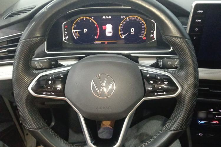 Used Volkswagen Tiguan L 2022 330TSI Automatic Two-Wheel Drive Smart Edition
