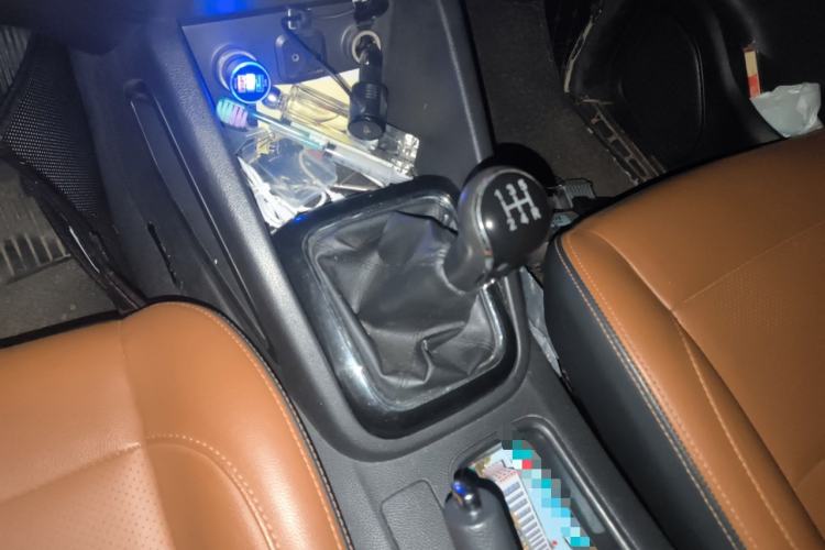 Used Oshan CX70 2016 1.6L manual luxury version
