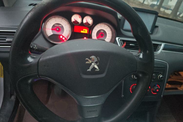 Used Peugeot 308 2014 Enjoy Edition Classic 1.6L Manual YouShang Model
