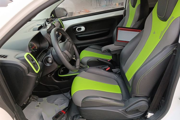 Used Roewe Clever 2021 302 km New Four-Seater Super-Efficient Version