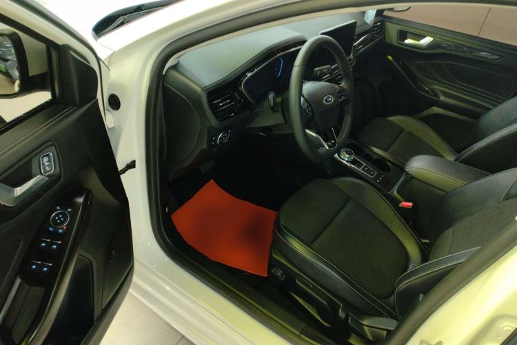 Used Ford Focus 2021 Hatchback EcoBoost 180 Automatic Titanium Edition
