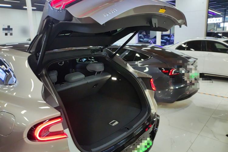 Used  YU7 2025 Ultra-Long Range All-Wheel Drive Pro Version