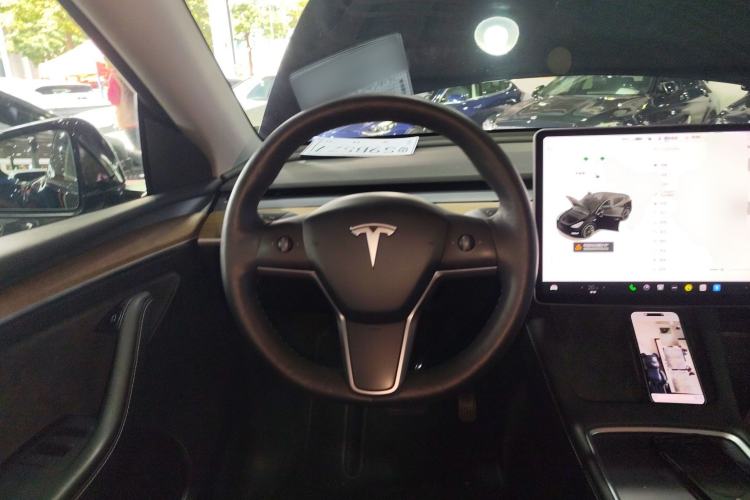 Used Tesla Model Y 2021 Standard Range Rear-Wheel Drive Version
