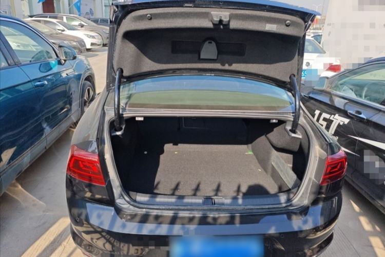 Used Volkswagen Magotan 2023 2 Million Units Commemorative Edition 330TSI DSG Luxury Version
