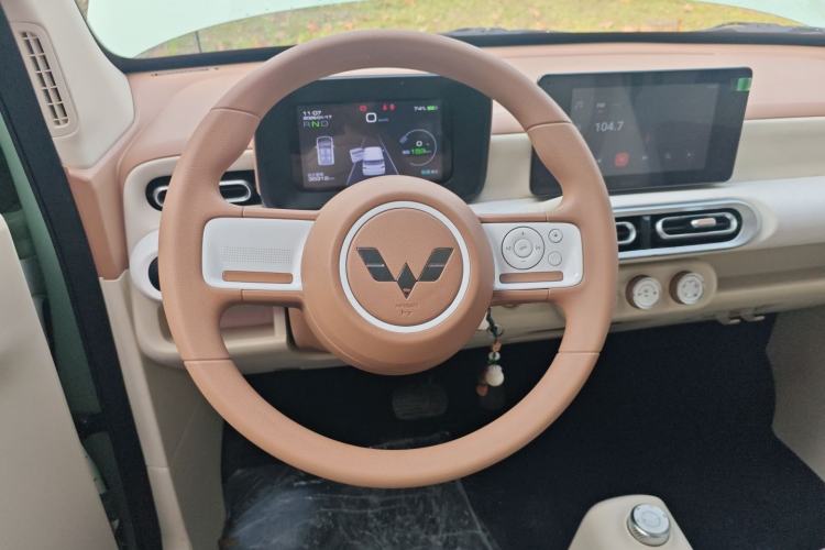 Used Wuling Hongguang MINIEV 2024 3rd Generation 215km Advanced Version
