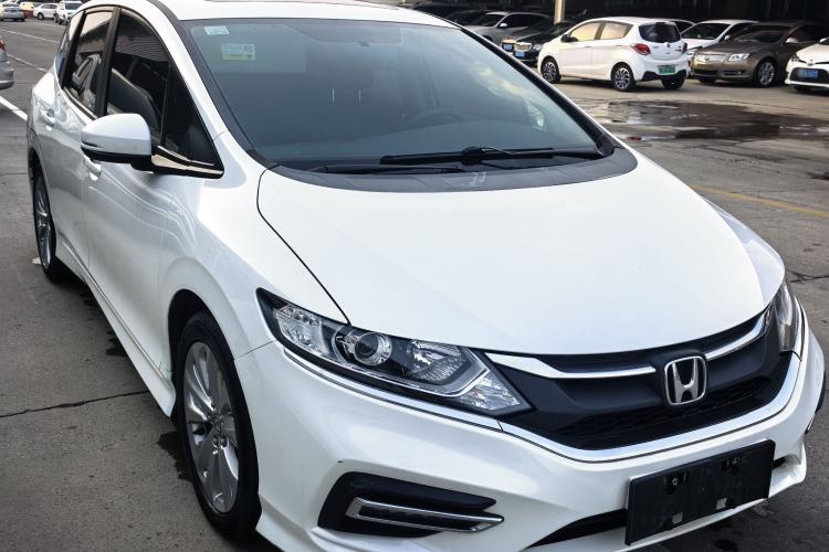 Used Honda Jade 2017 1.8L automatic Comfort version 5 seats
