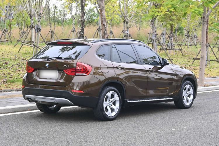 Used BMW X1 2013 sDrive18i manual model
