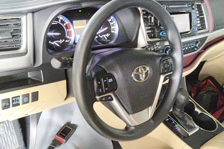 Used Toyota Highlander 2017 2.0T Two-Wheel Drive Elite Edition 5 Seats