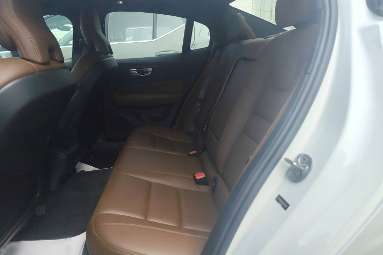 Used Volvo S60 2024 B4 Zhiyuan Luxury Edition
