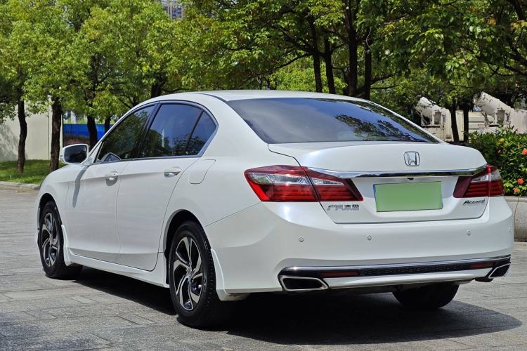 Used Honda Accord 2016 2.0L Luxury Edition
