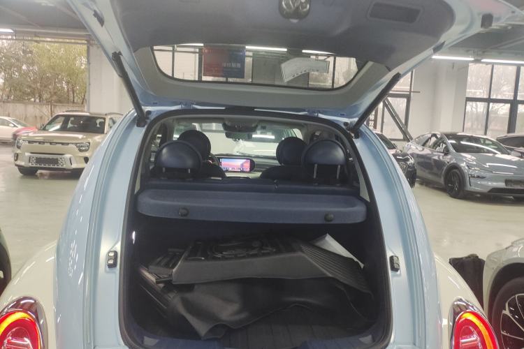 Used ORA Ballet Cat 2022 401 km Nutcracker Edition