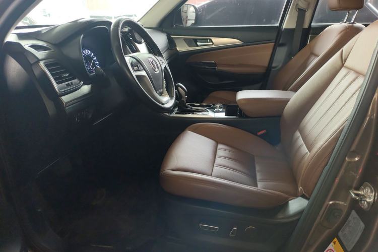 Used Changan CS95 2017 2.0T Two-Wheel Drive Zhiyuan Edition