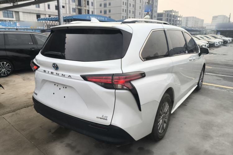 Used Toyota Sienna 2023 2.5L Hybrid Comfort Edition
