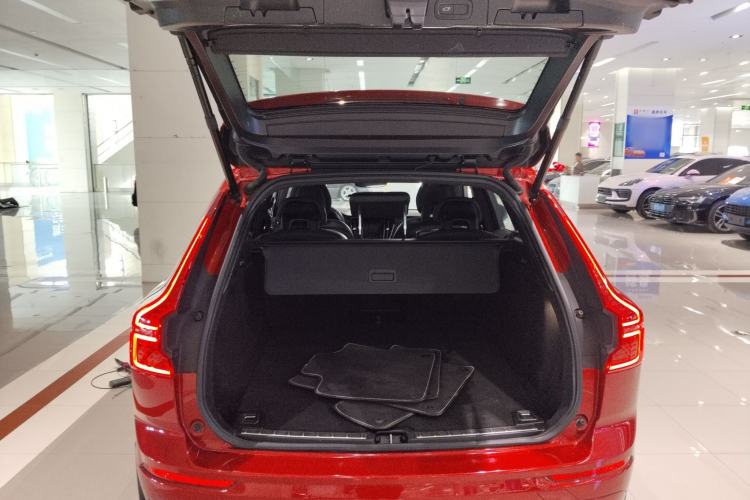 Used Volvo XC60 2018 T5 4x4 Smart & Sporty Edition
