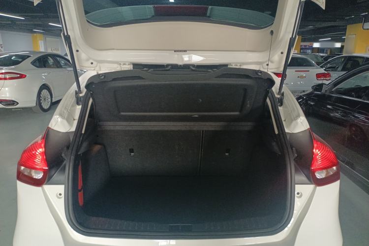 Used Ford Focus 2018 Hatchback Classic 1.6L Automatic Comfort Plus SmartDrive Edition
