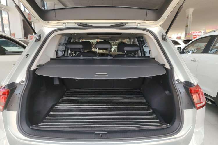 Used Volkswagen Tiguan L 2017 330TSI Automatic Two-Wheel Drive Luxury Edition
