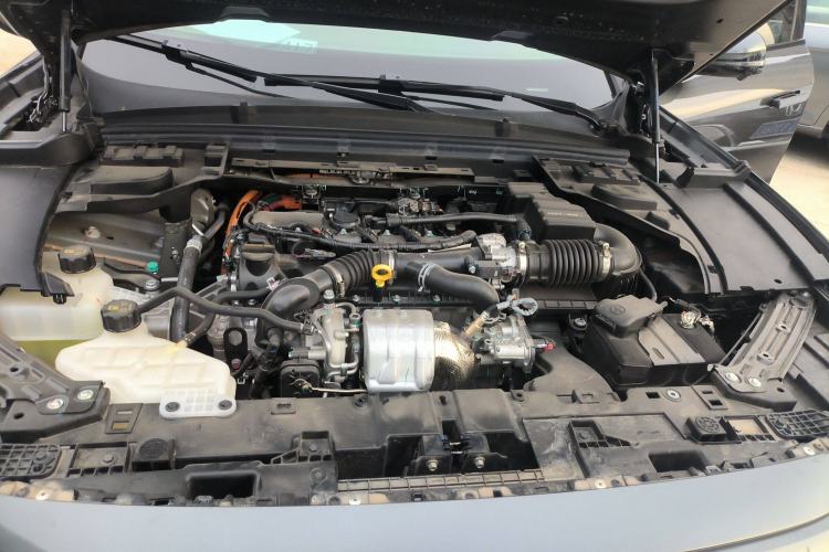 Used VOYAH FREE 2025 318 259 km All-Wheel-Drive Exploration Edition
