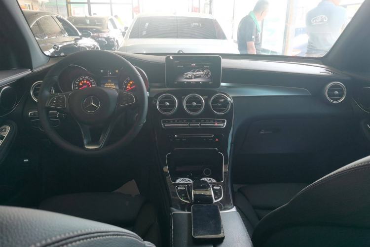 Used Mercedes-Benz GLC 2018 Facelift GLC 260 4MATIC Luxury Edition
