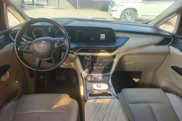 Used Buick GL8 2022 ES Landtrek 653T Luxury Edition