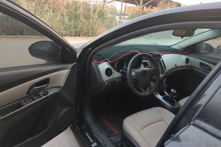 Used Chevrolet Cruze 2015 1.5L Classic SL MT
