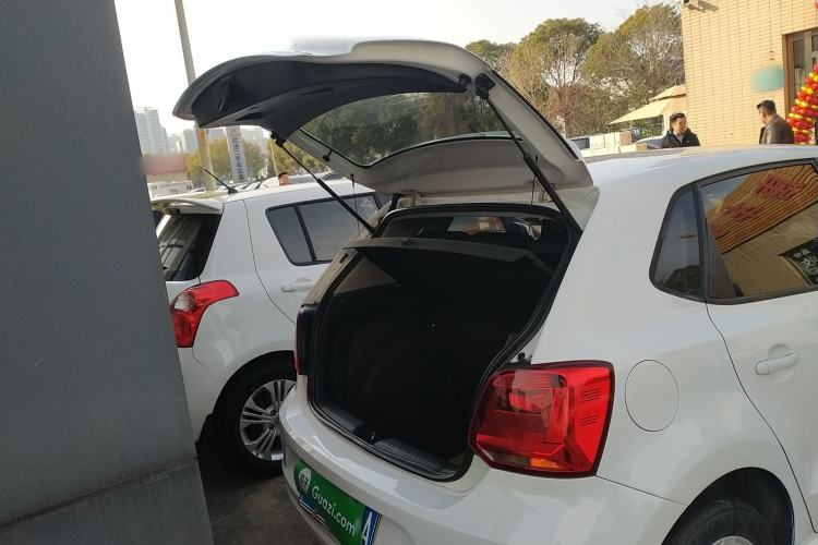 Used Volkswagen Polo 2014 1.6L Automatic Comfort Edition
