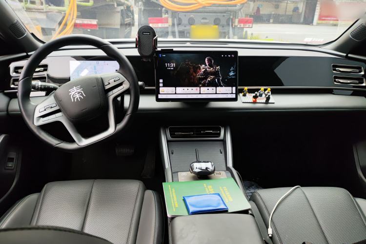 Used BYD Qin L 2025 DM-i Smart Drive 80KM Leading Model