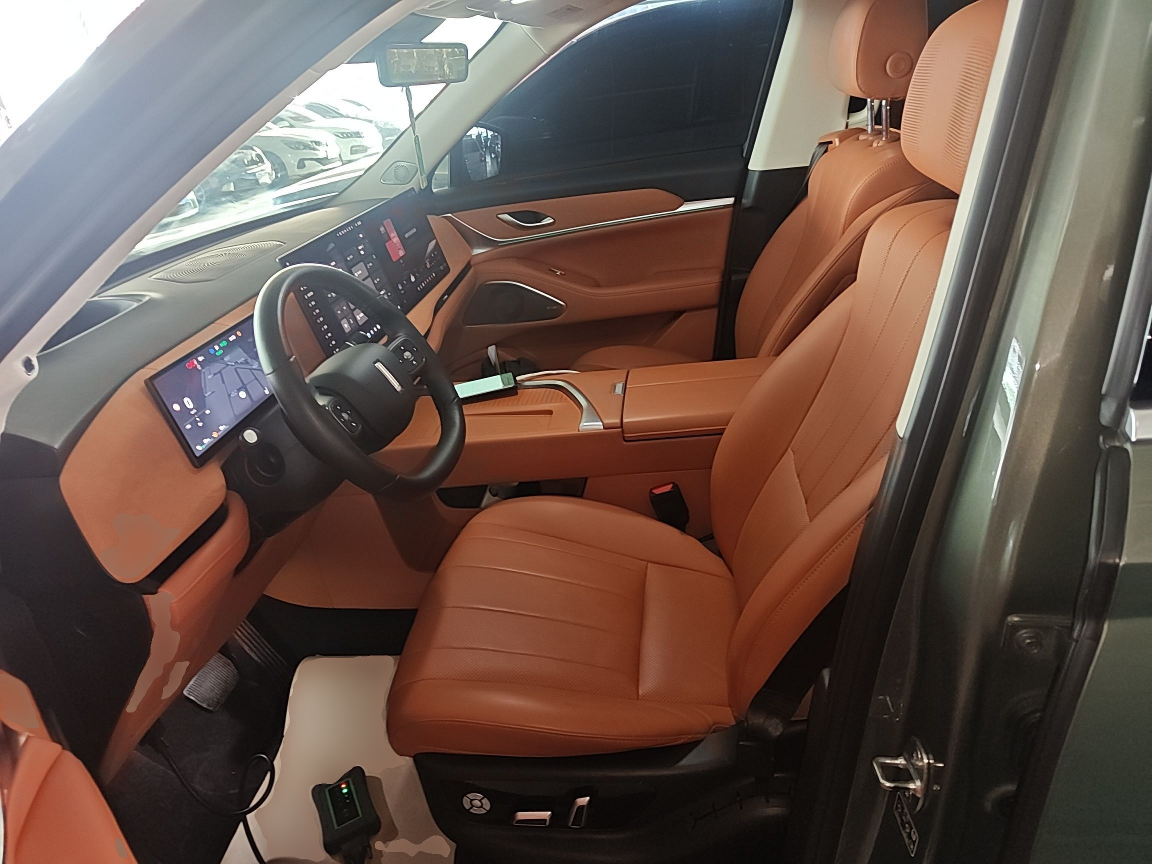 المقاعد الأمامية داخل السيارة