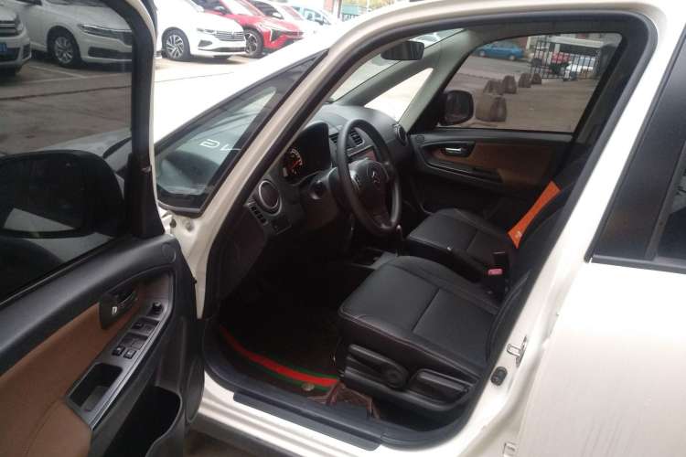 Used Suzuki SX4 2016 1.6L Automatic Classic Edition
