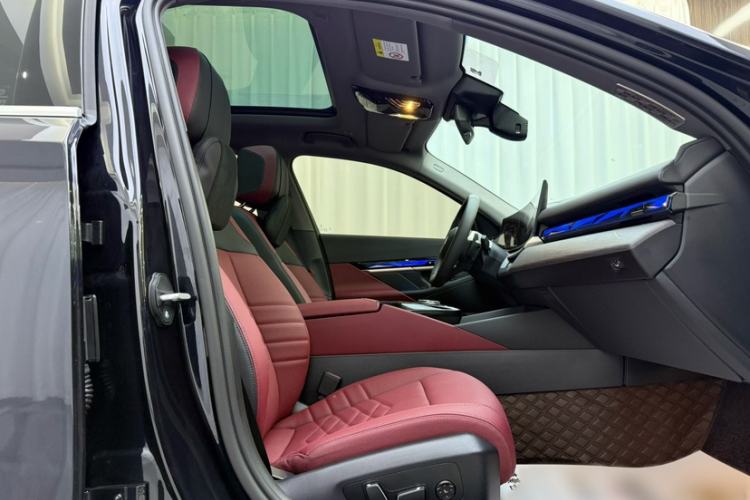 Used BMW 5 Series 2025 530Li Luxury Edition M Sport Package
