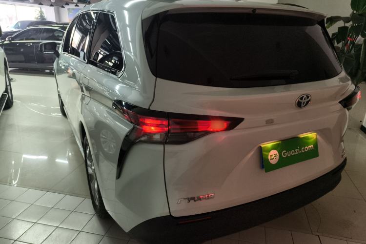 Used Toyota Sienna 2024 2.5L Hybrid Comfort Edition
