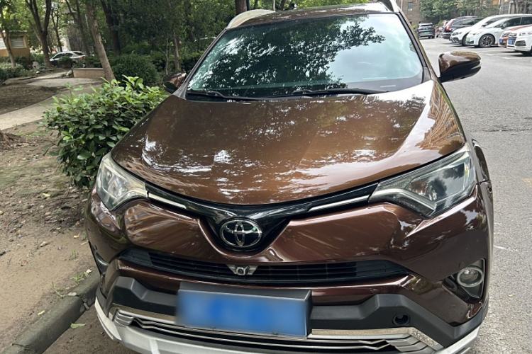 Used Toyota RAV4 2016 2.0L CVT Two-Wheel Drive Fashion Edition China V Standard
