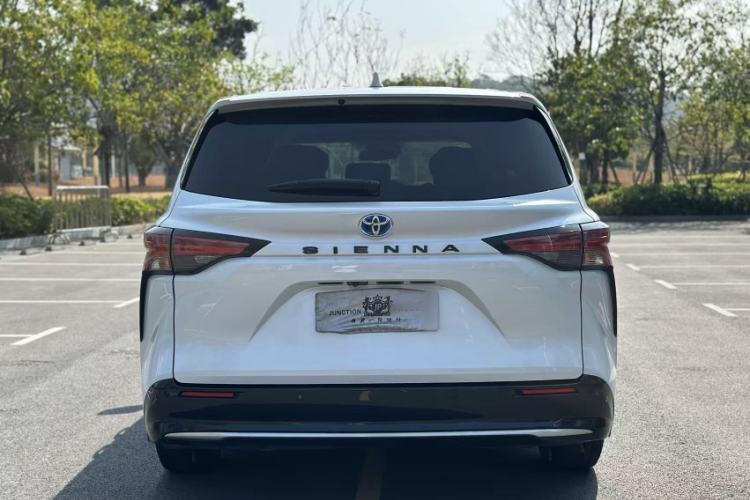 Used Toyota Sienna 2021 2.5L Hybrid Premium Edition