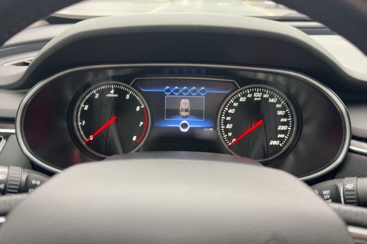 Used Hongqi H5 2022 Classic Model Facelift 1.8T Automatic Smart Connect Flagship Edition