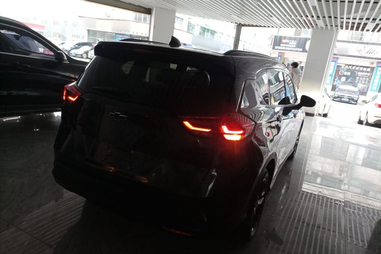 Used Chevrolet Orlando 2020 Light Hybrid Redline 530T Automatic Enjoyment Edition (5+2 Models)