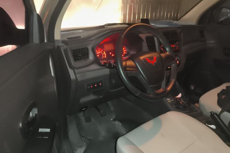 Used Wuling Hongguang V 2022 1.5L Jingqu Edition Electric-Assist LAR
