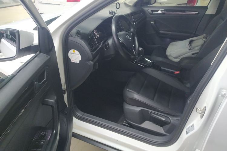 Used Volkswagen T-ROC 2018 280TSI DSG Two-Wheel Drive Comfort Version China VI Standard
