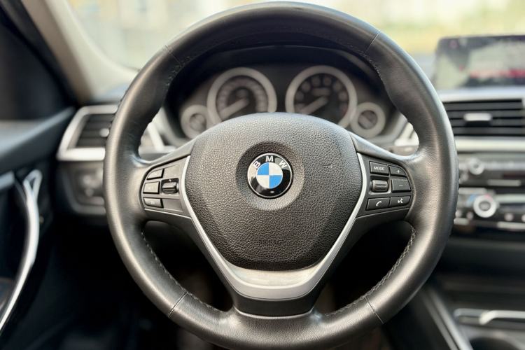 TDK.VehicleDetails.img