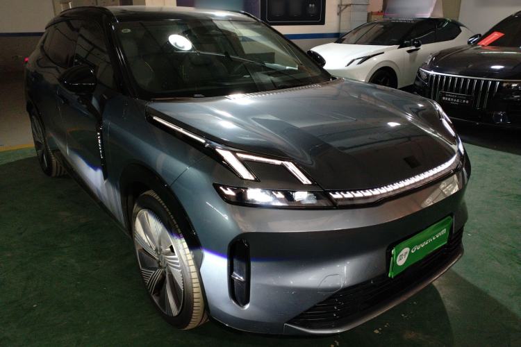 Used Lynk & Co 08 EM-P 2025 220 km All-Wheel-Drive Performance Halo
