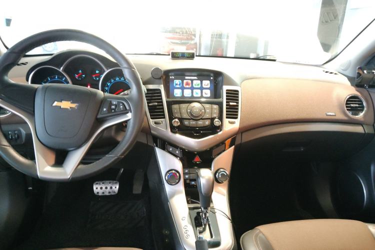 Used Chevrolet Cruze 2013 Hatchback 1.6L Automatic Luxury Model
