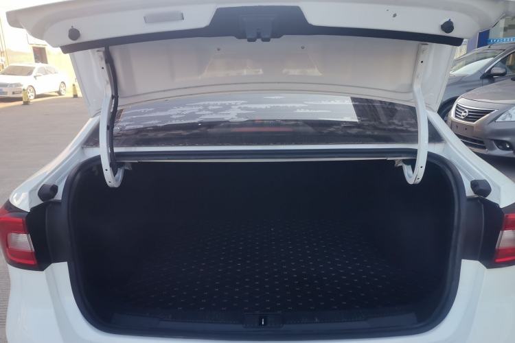 Used Roewe i5 2019 1.5L Automatic 4G Connected Linghao Flagship Edition
