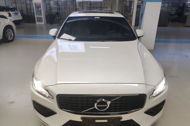 Used Volvo S60 2020 T4 Zhiyi Luxury Edition
