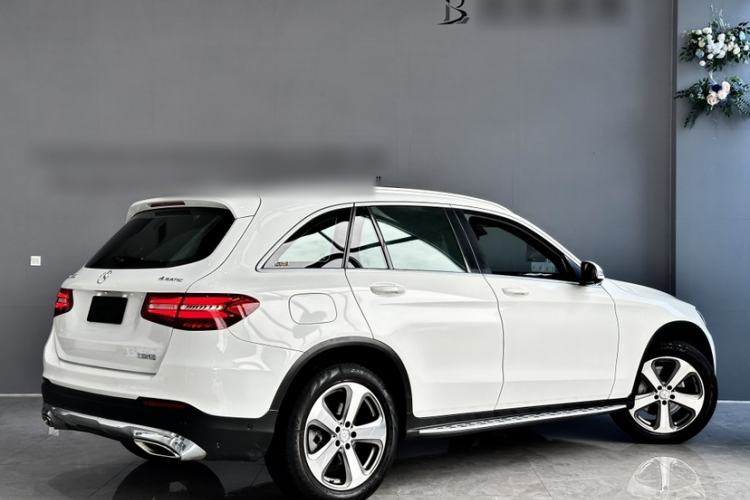 Used Mercedes-Benz GLC 2016 GLC 260 4MATIC Luxury Model