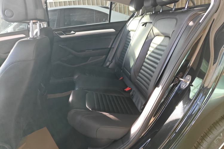 Used Volkswagen Magotan 2018 330TSI DSG Advanced Model
