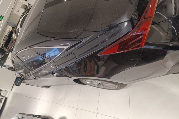 Used Toyota Avalon 2019 Dual-Engine 2.5L Luxury Edition China VI Standard
