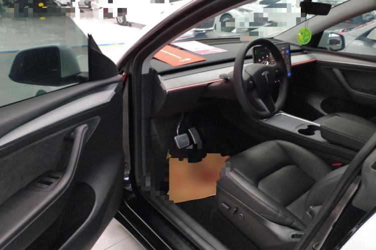 Used Tesla Model Y 2023 Rear-Wheel-Drive Version
