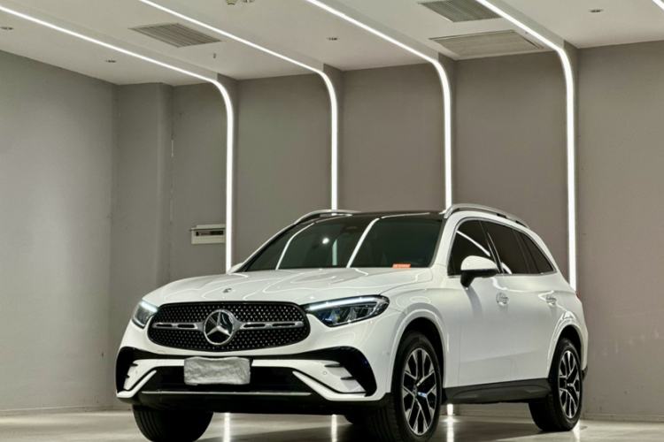 Used Mercedes-Benz GLC 2023 Facelift GLC 260 L 4MATIC Luxury Version 5 Seats
