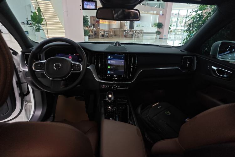 Used Volvo XC60 2023 B5 4x4 Smart Luxury Edition