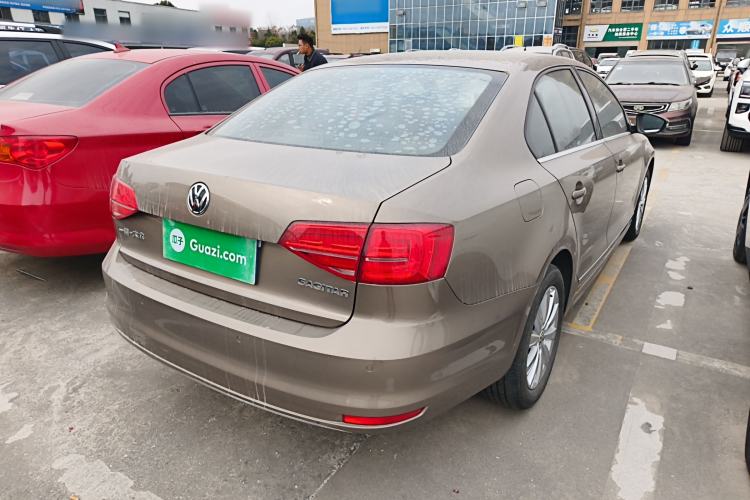 Used Volkswagen Sagitar 2015 1.6L Automatic Comfort Model
